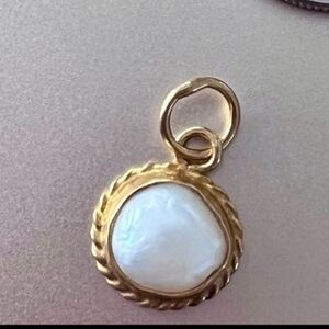 Fresh water pearl pendant